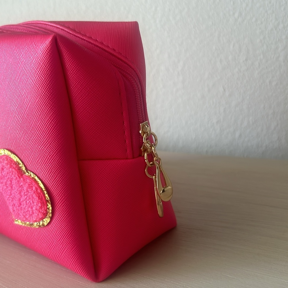 ⚡️🙂BRAND NEW! Hot Pink, Preppy Cosmetics Bag🩷 - Picture 2 of 5